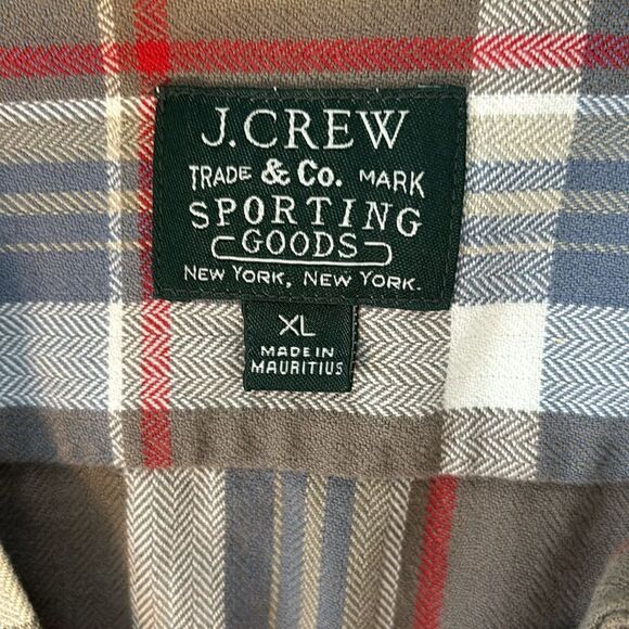 J. Crew Trade & Co Sporting Goods Gray Plaid Button Up Shirt Size XL - Picture 7 of 9